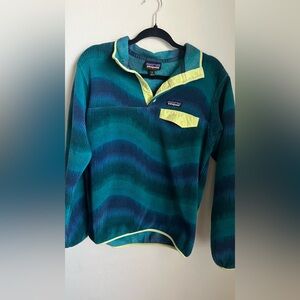 Patagonia Men's Teal and Navy Sweater